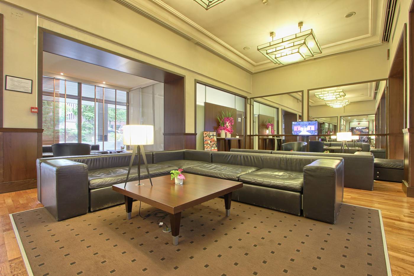 Mercure-Paris-Velizy-Lobby-11