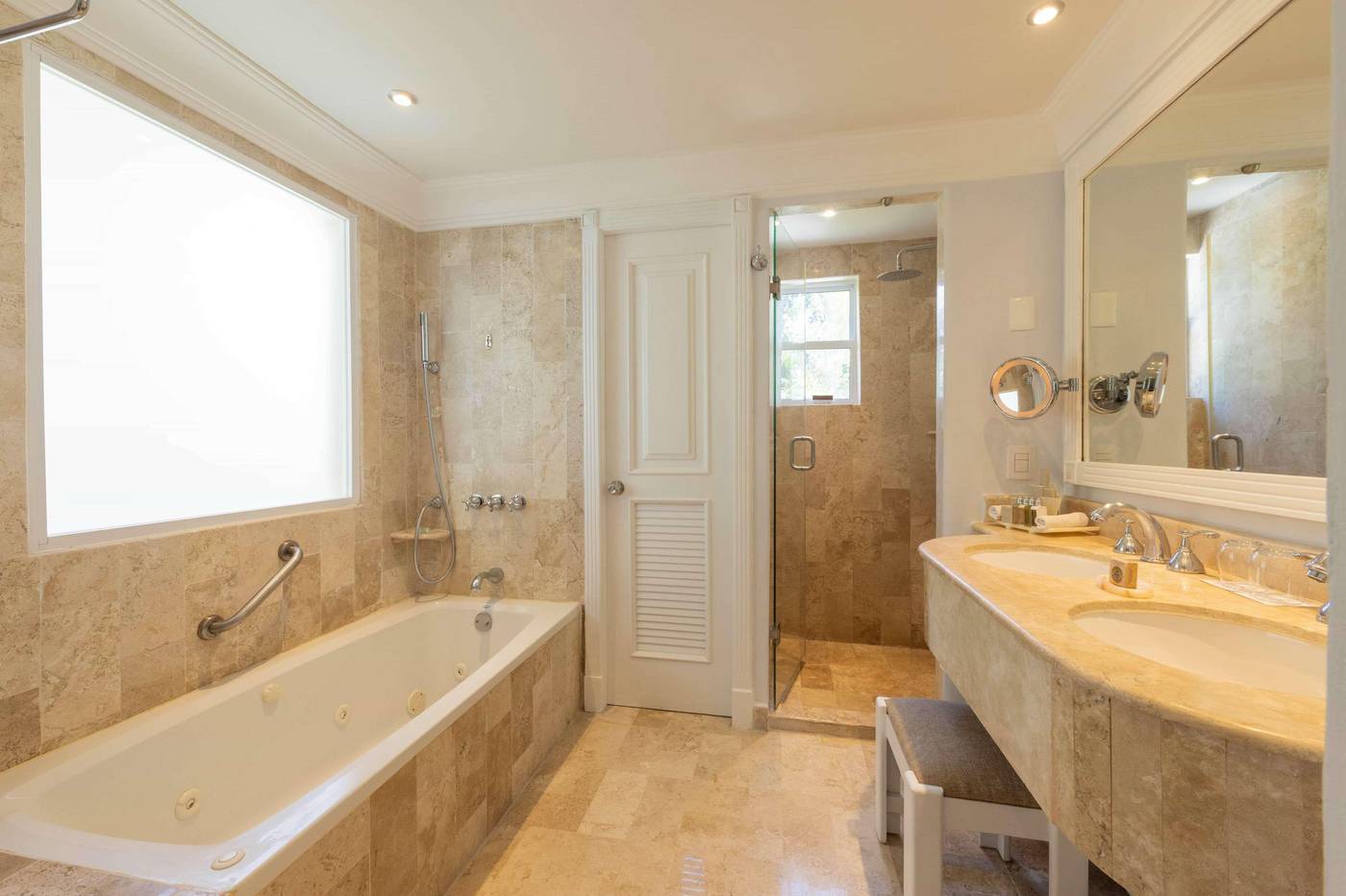 Royal-Hideaway-Playacar-All-Inclusive-Room-48