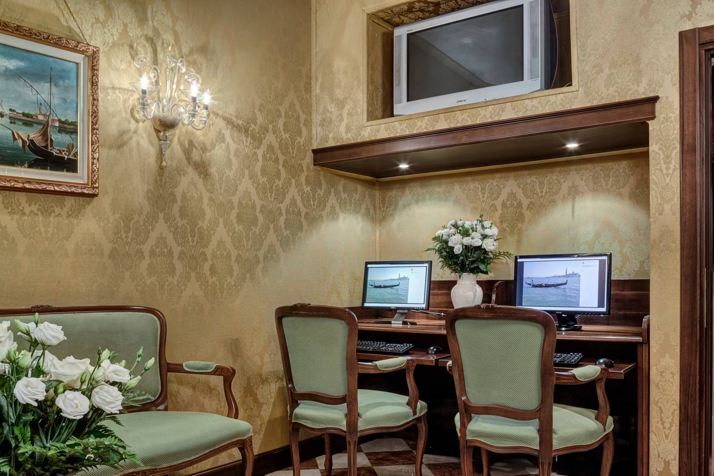 Antica-Locanda-Al-Gambero-Lobby-5