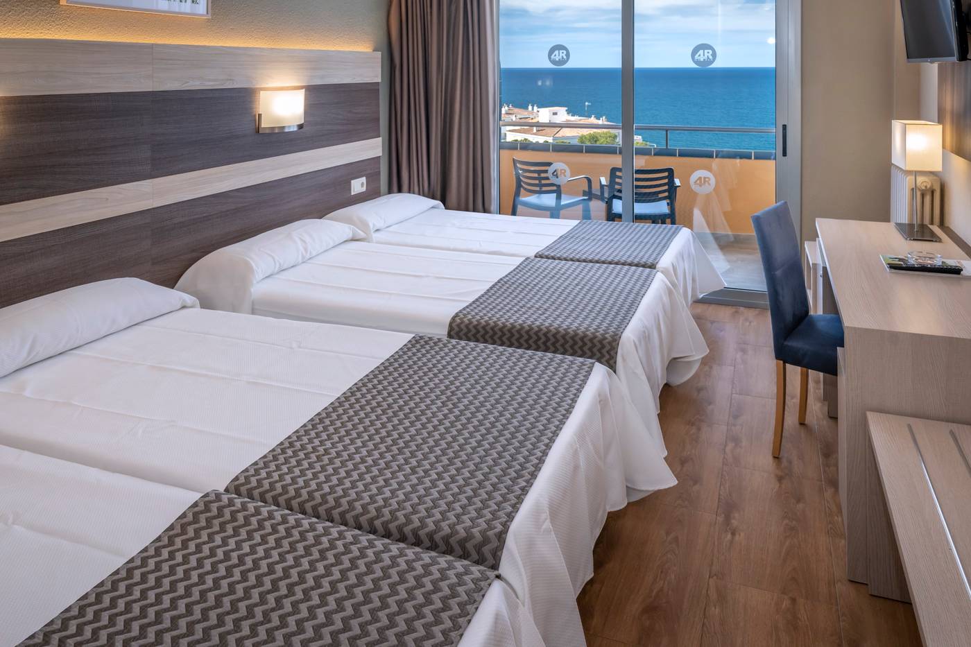 4R-Playa-Park-Room-23