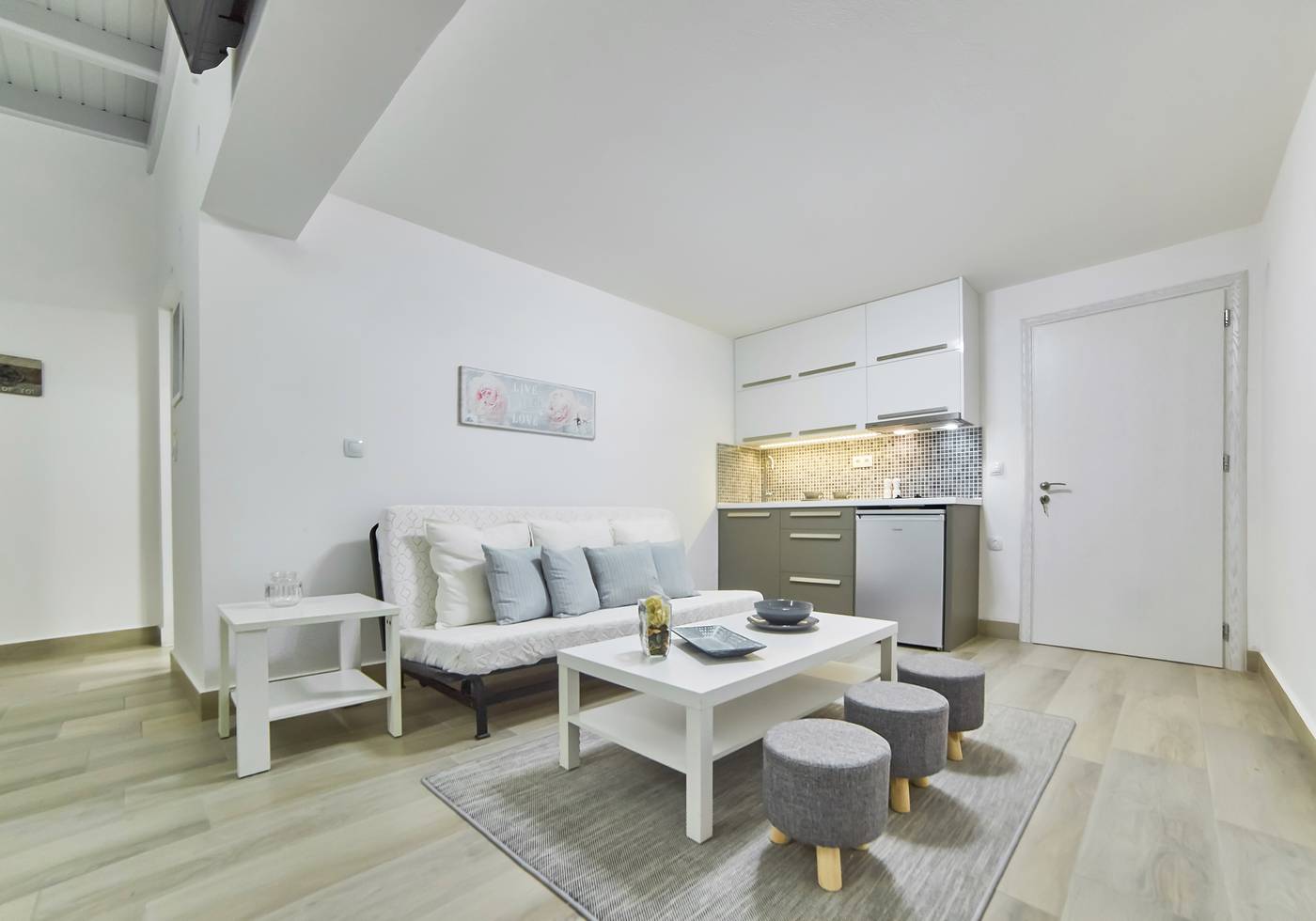 Villa-Mare-Monte-Room-53