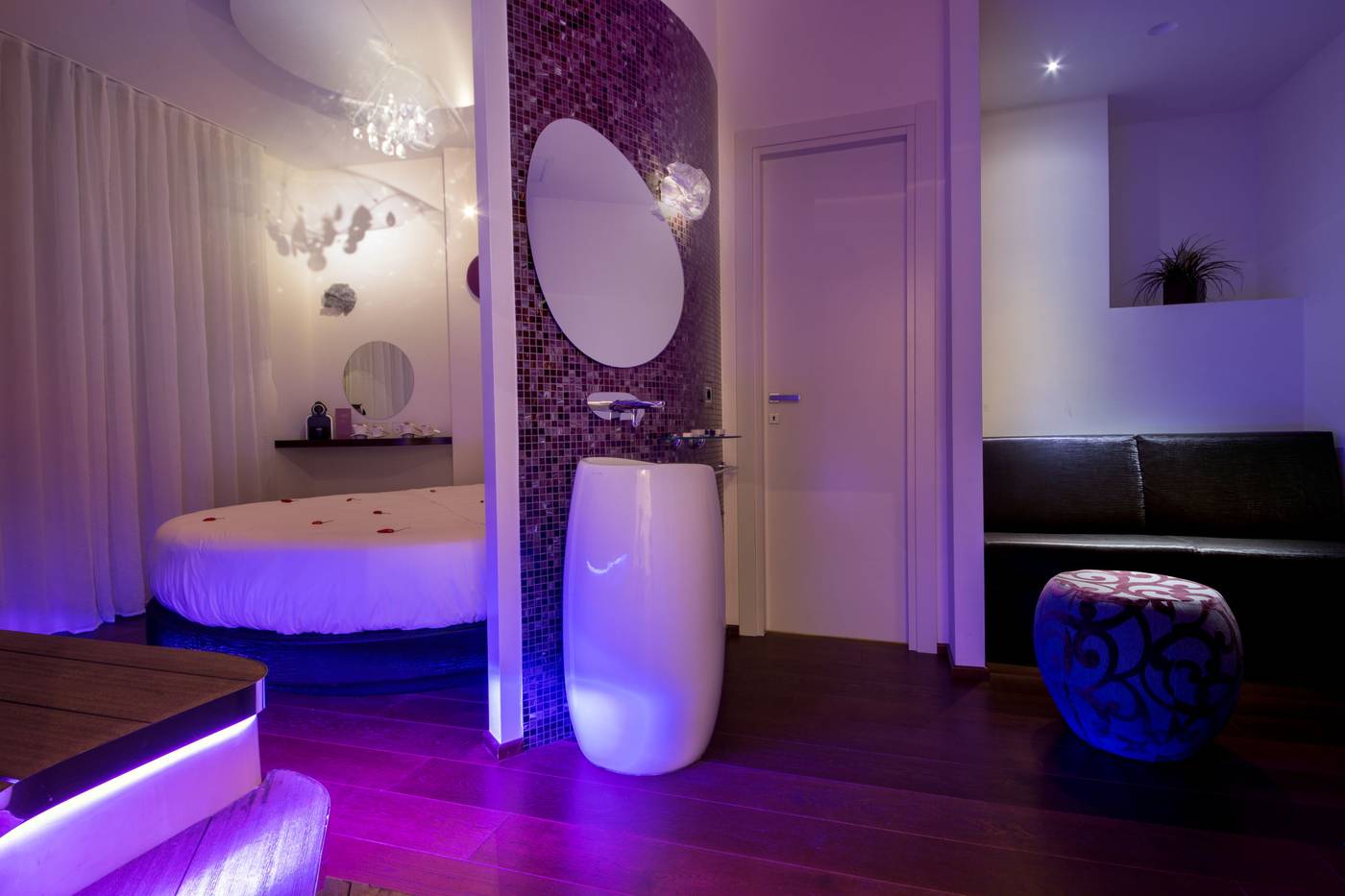 SuiteSistina-For-Brave-Lovers-Room-17