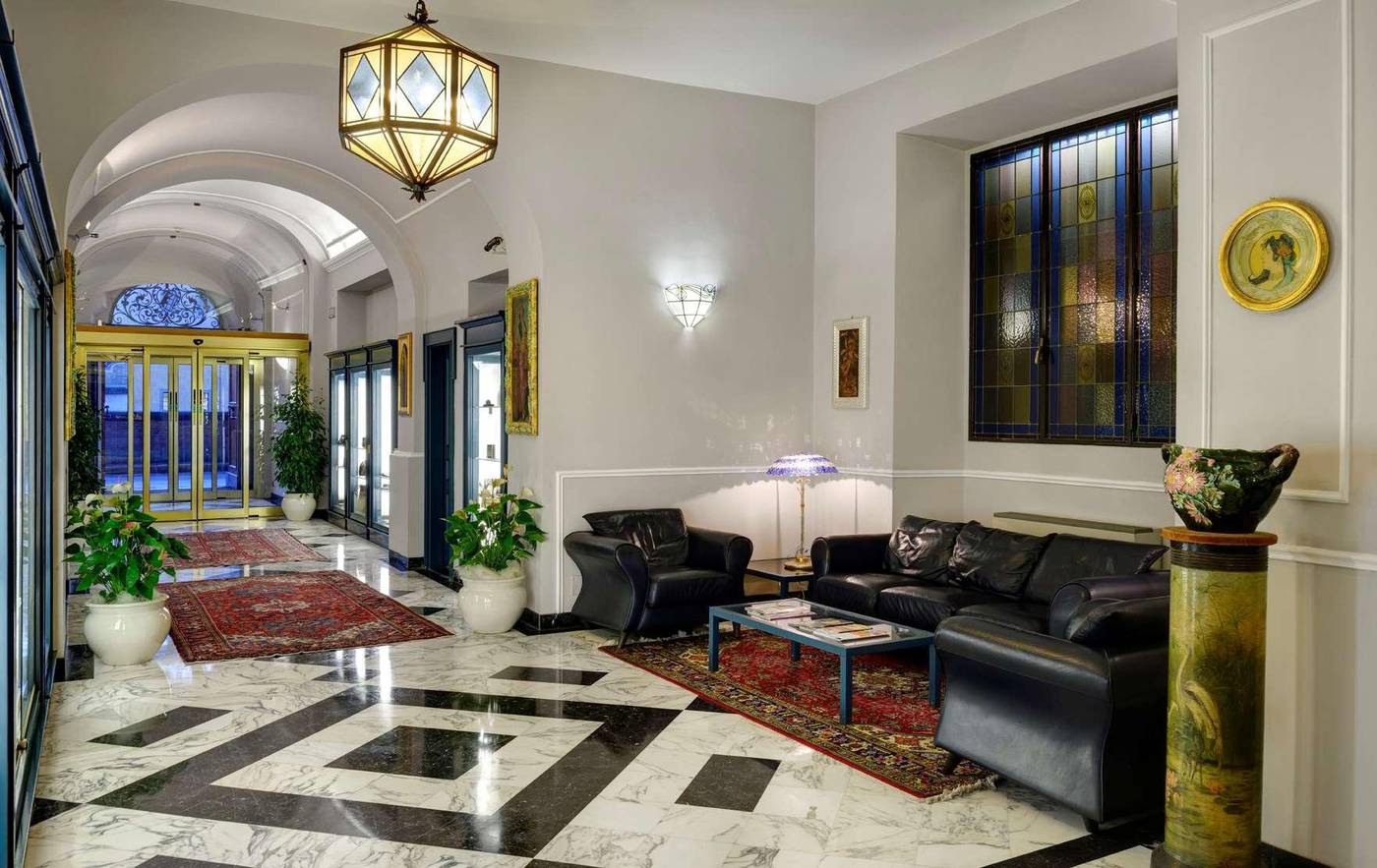 Hotel-Berchielli--Florence-Lobby-15