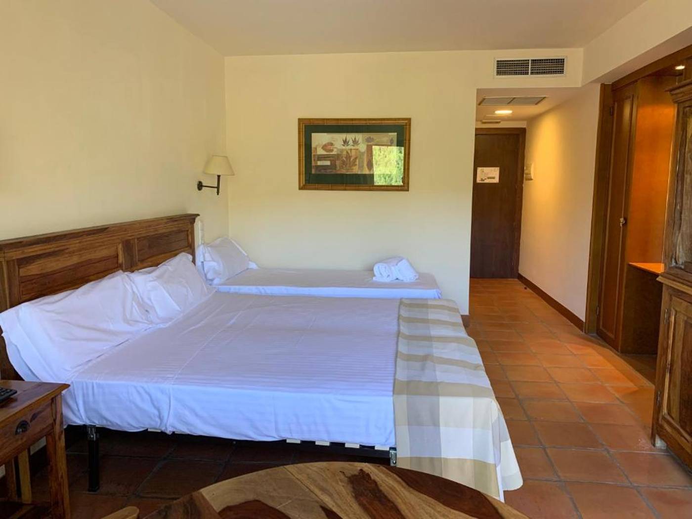 La-Figuerola--Resort---SPA-Room-15