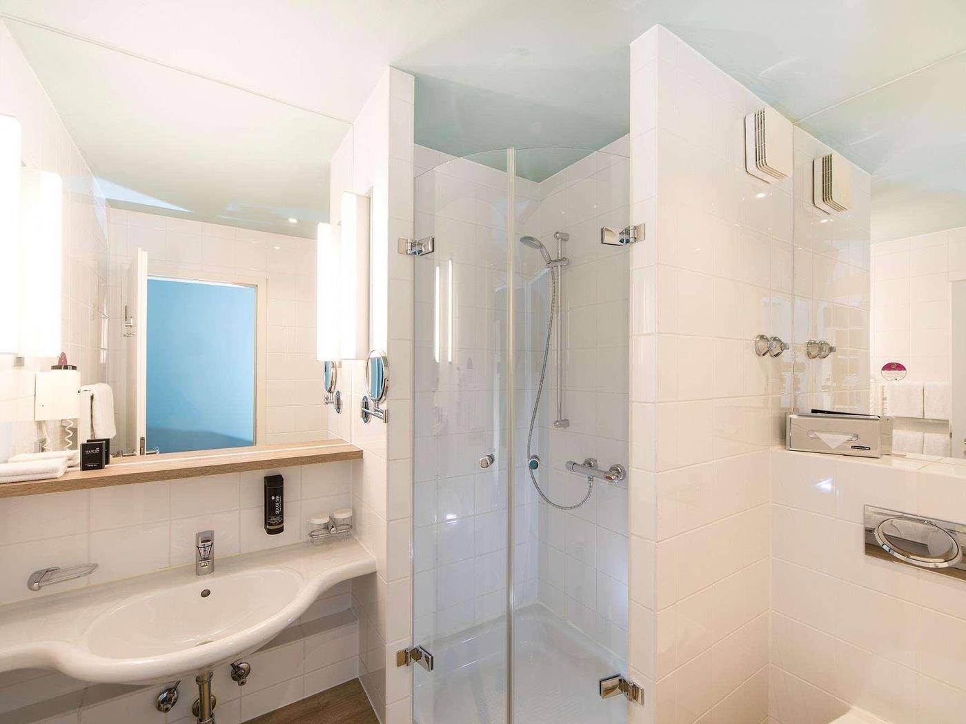 Ameron-Abion-Spreebogen-Waterside-Room-28