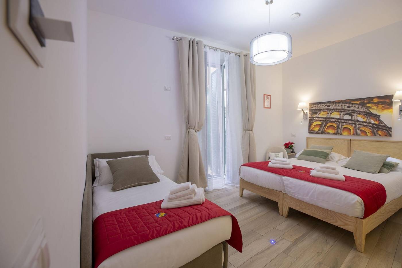 Flatinrome-Trastevere-Deluxe-Rooms-Room-12