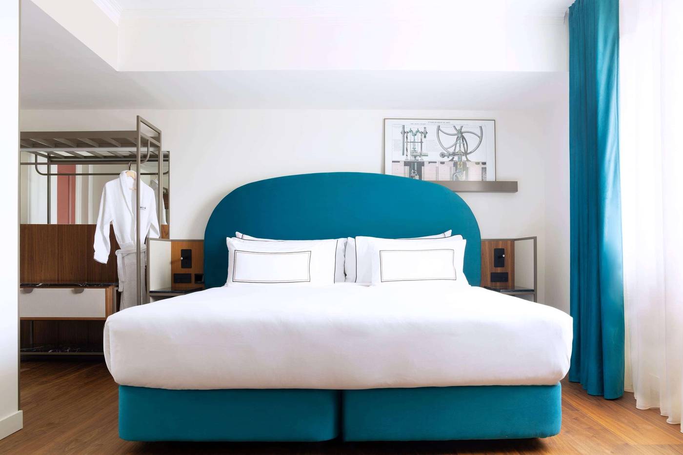 Melia-Paris-Tour-Eiffel-Room-48