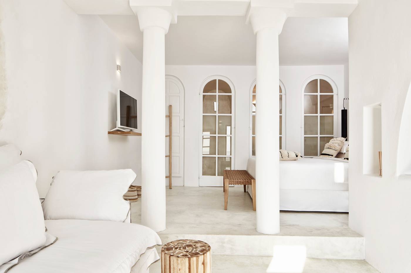 Heaven-s-Edge-Room-24