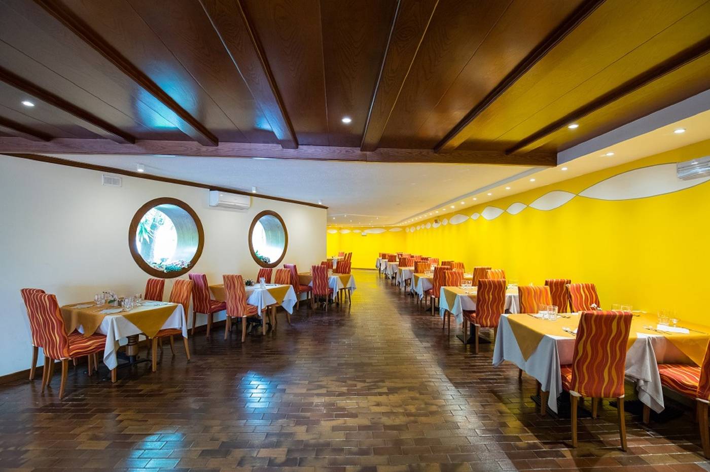 Hotel Royal Village-Italy-LIMONE SUL GARDA-Restaurant-8