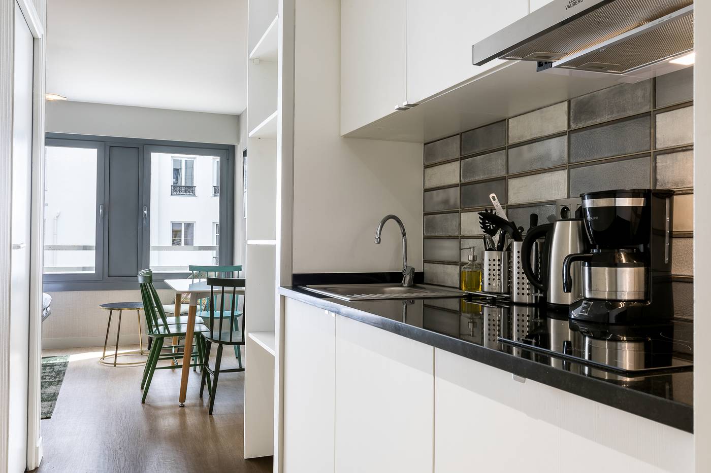 Cosy-s-Residence-Cadet-Room-9