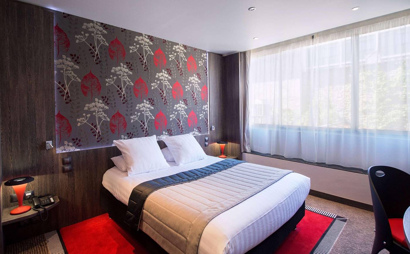 Best-Western-Premier-Patio-des-Artistes-Room-12