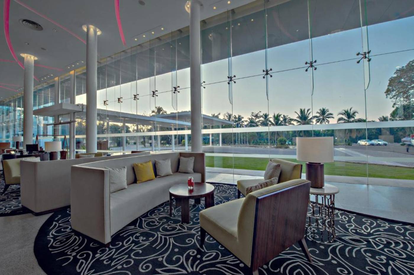 Vivanta-Colombo-Airport-Garden-Bar-40