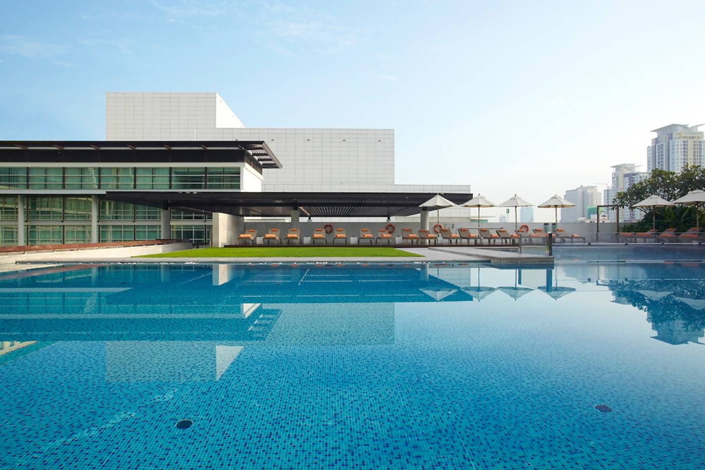 Pullman-Bangkok-King-Power-Pool-75