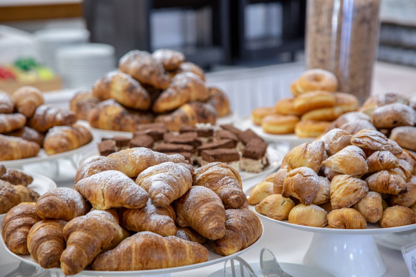 Carlton-International-Restaurant-19