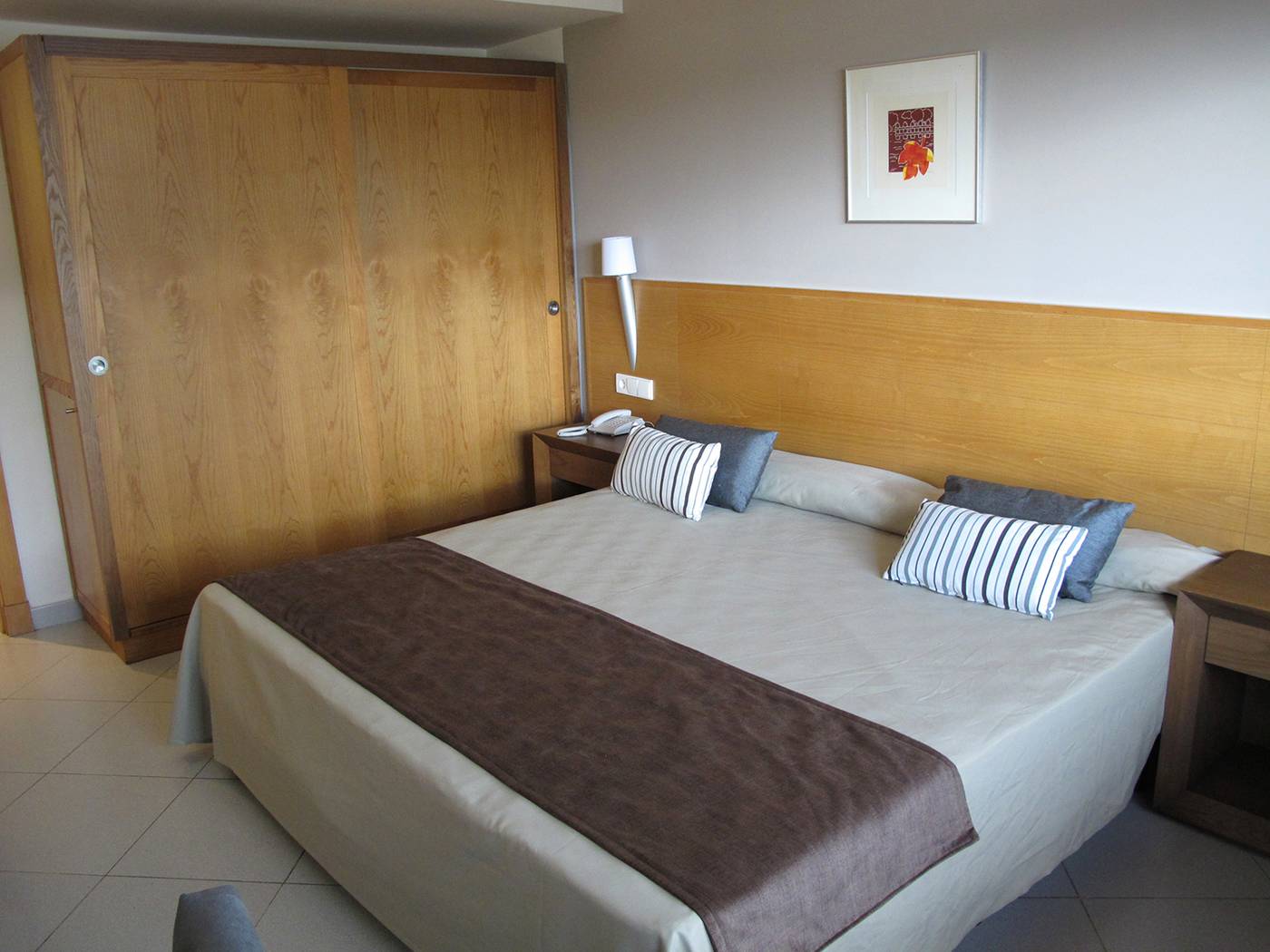 Ohtels-Campo-De-Gibraltar-Room-11