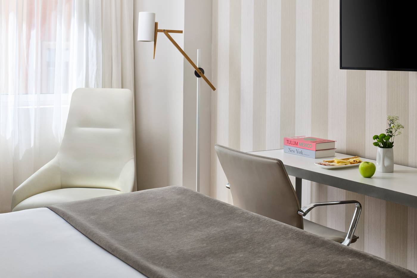 NH-Collection-Madrid-Colon-Room-48