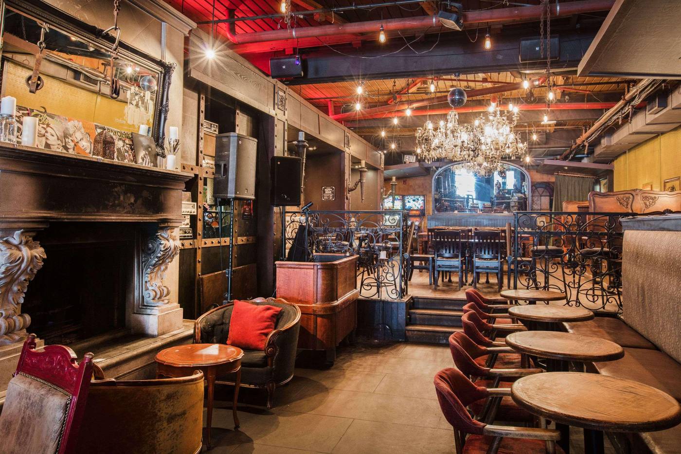 Quality-Inn---Suites-Downtown-Vancouver-Bar-15