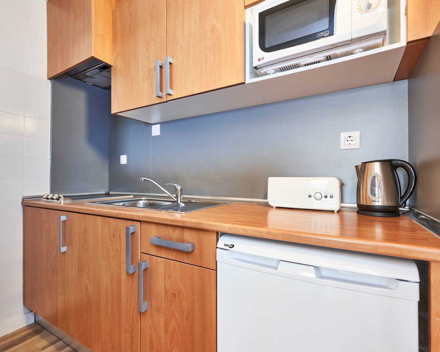 Smartline-Marina-Room-17