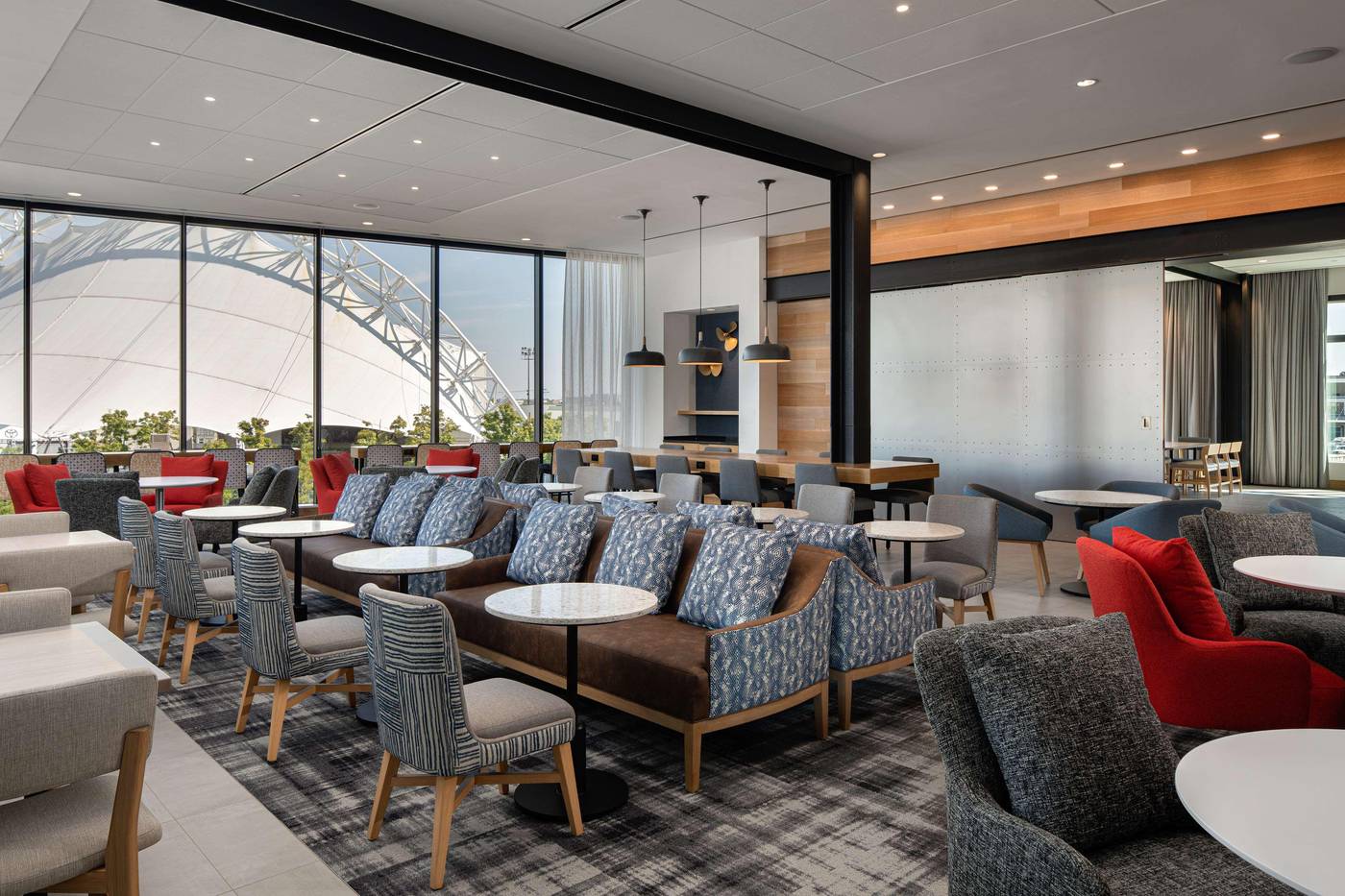 Hyatt-Place-Boston-seaport-district-Bar-3