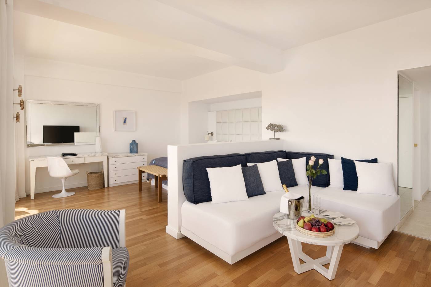 Grecian-Sands-Hotel-Room-26
