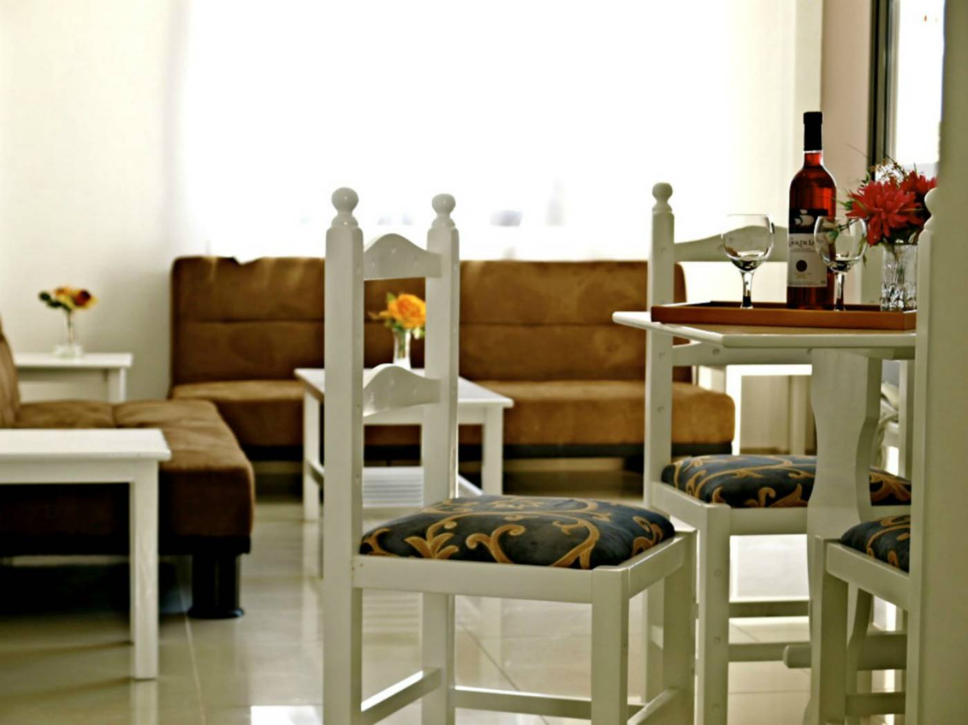 Hilltop-Gardens-Room-20