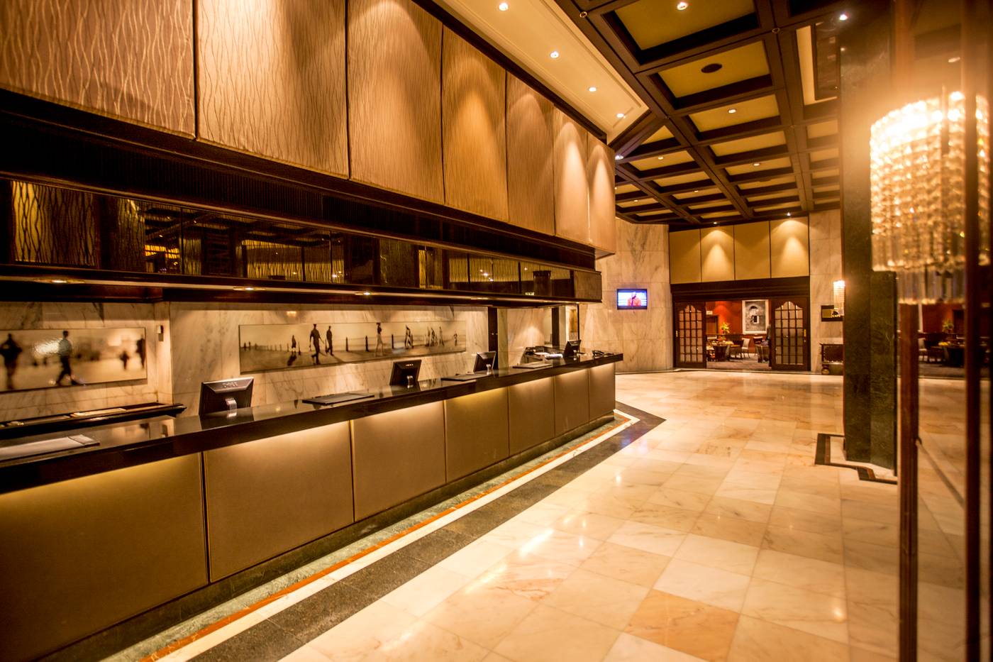 Southern-Sun-Cape-Sun-Lobby-15