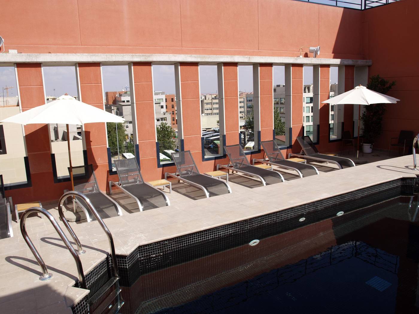 Eco-Alcala-Suites-Pool-2