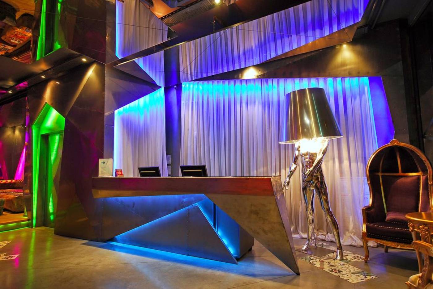 Tulip-City-Hotel-Lobby-5