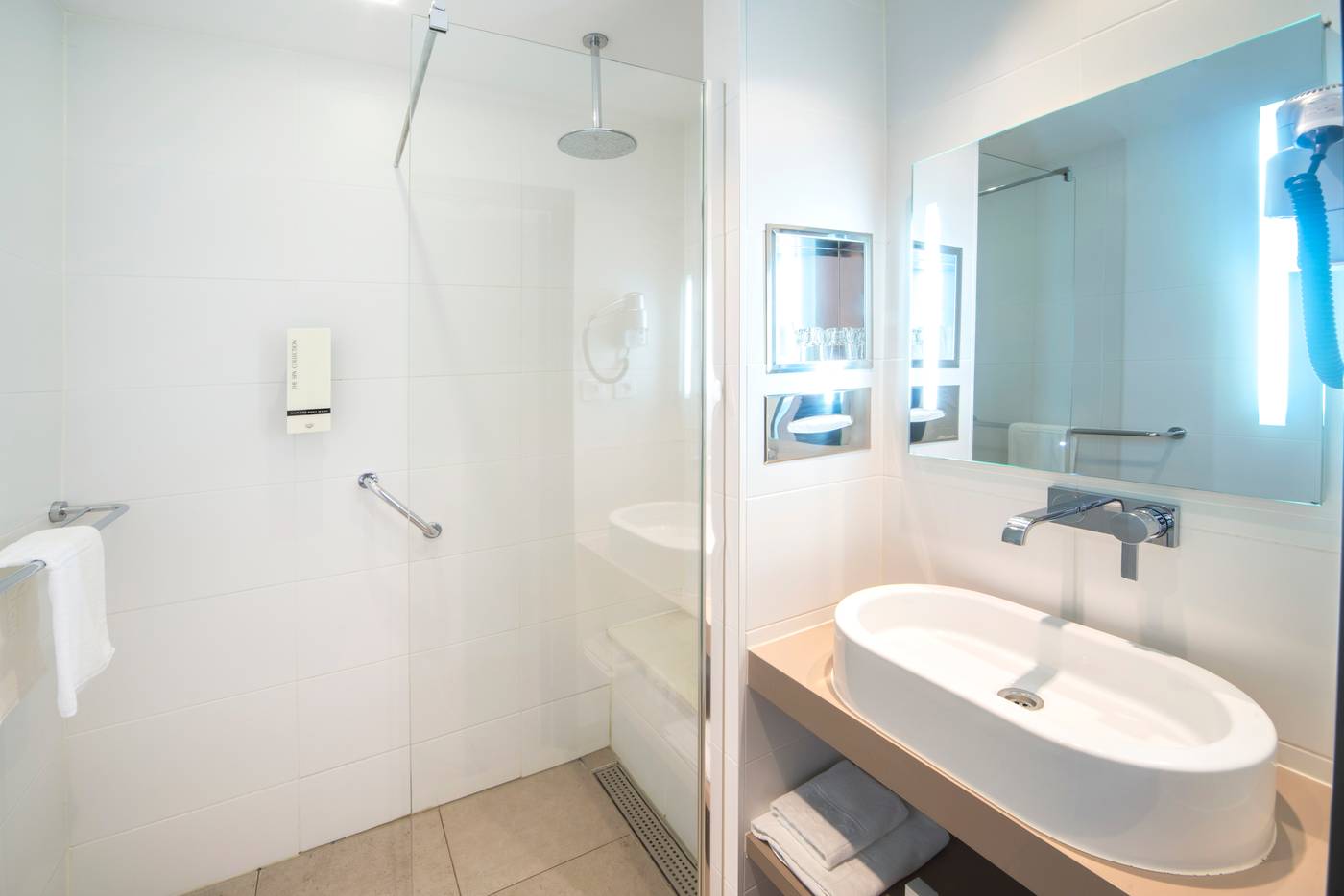 Hotel-Le-Catalogne-Room-34