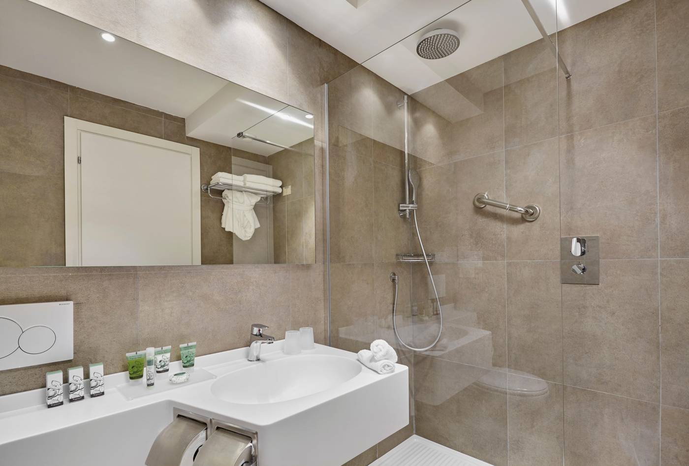 Crowne-Plaza-Rome---St--Peter-s-Room-56