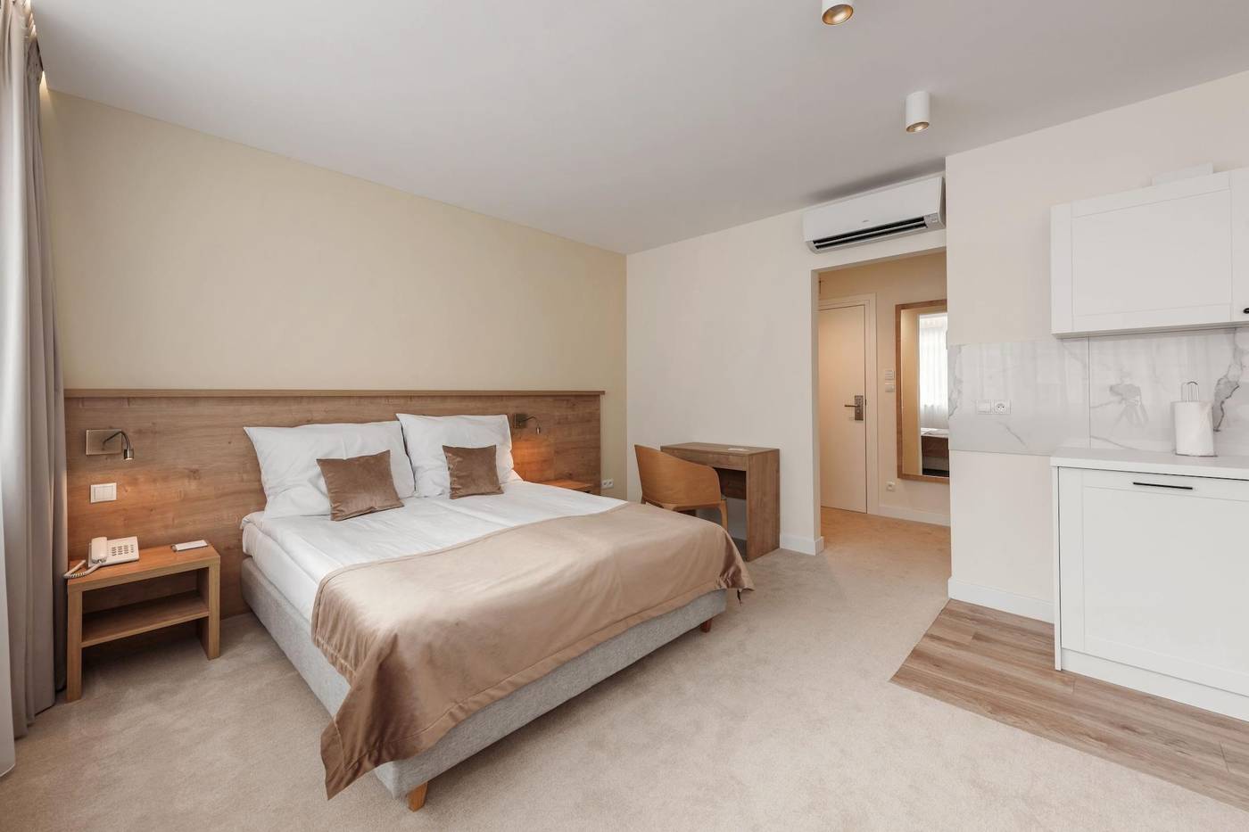 W-Sercu-Krakowa-Aparthotel-Room-17