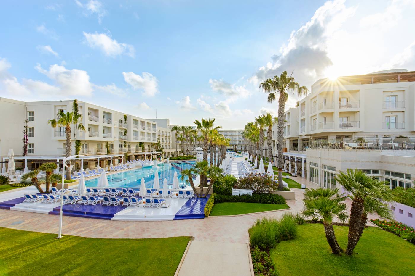 La-Blanche-Resort---Spa-Pool-8