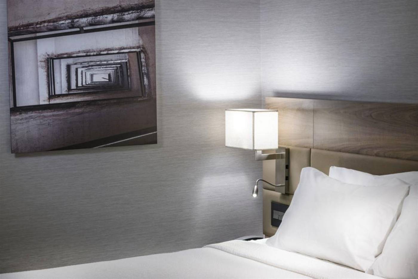 AC-Hotel-Boston-North-Room-33