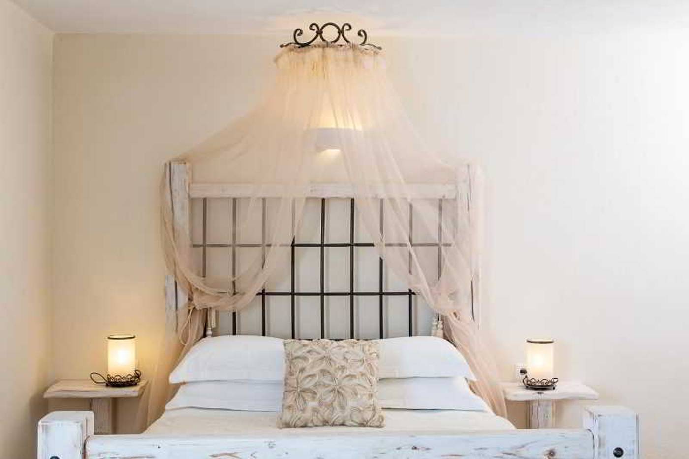 Athermi Suites-Greece-SANTORINI-Room-6