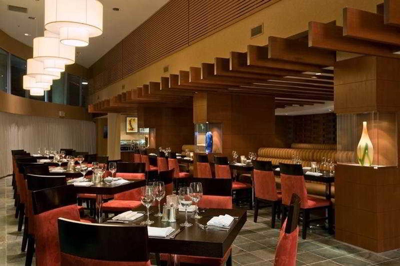 Radisson-Hotel-Vancouver-Airport-Restaurant-35