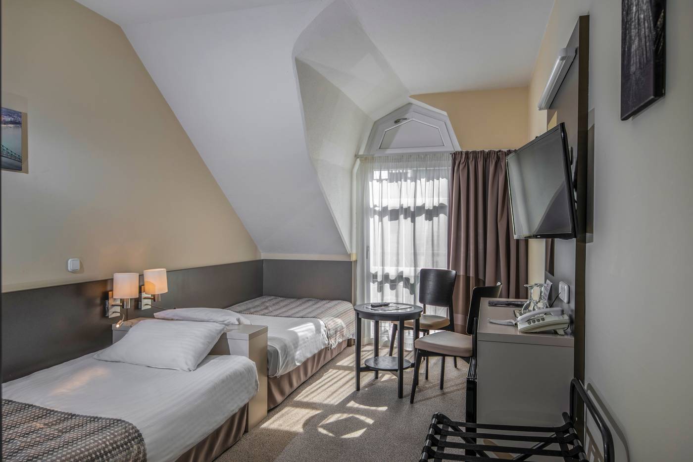 Corvin Hotel Budapest - Corvin wing-Hungary-BUDAPEST-Room-5