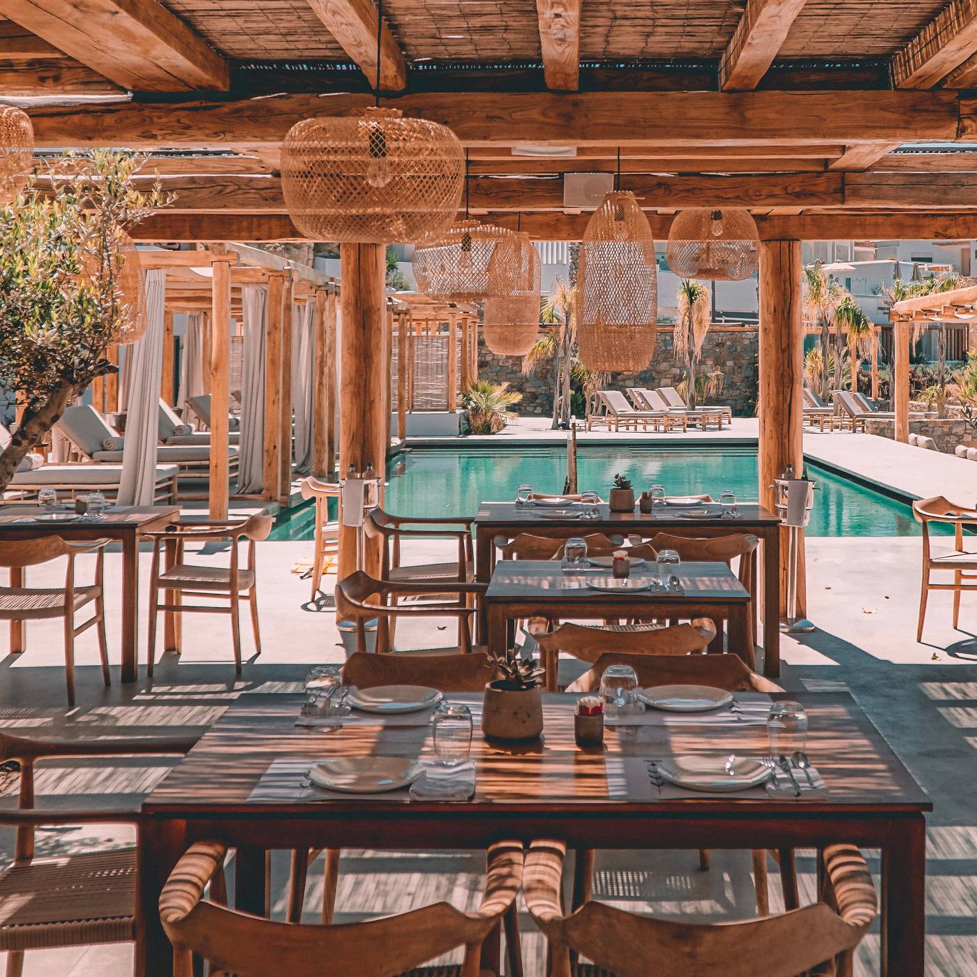 Branco-Mykonos-Pool-11