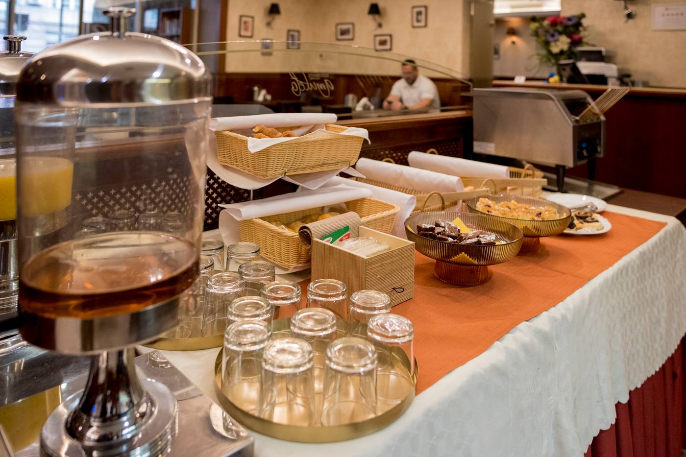 Gold-Hotel-Budapest-Restaurant-34