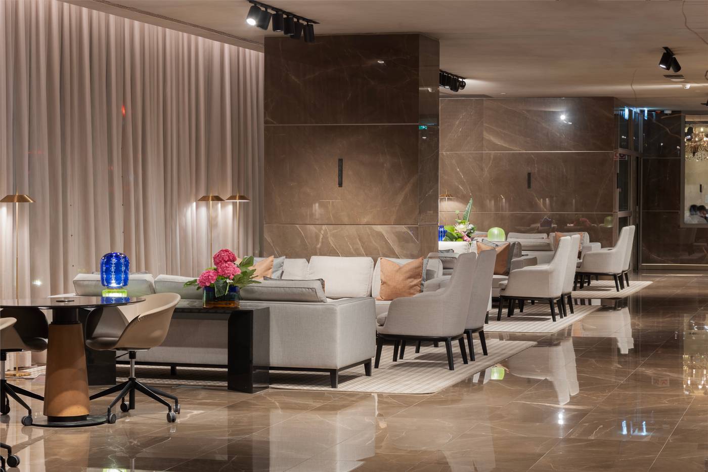 Epic-SANA-Marques-Lobby-21