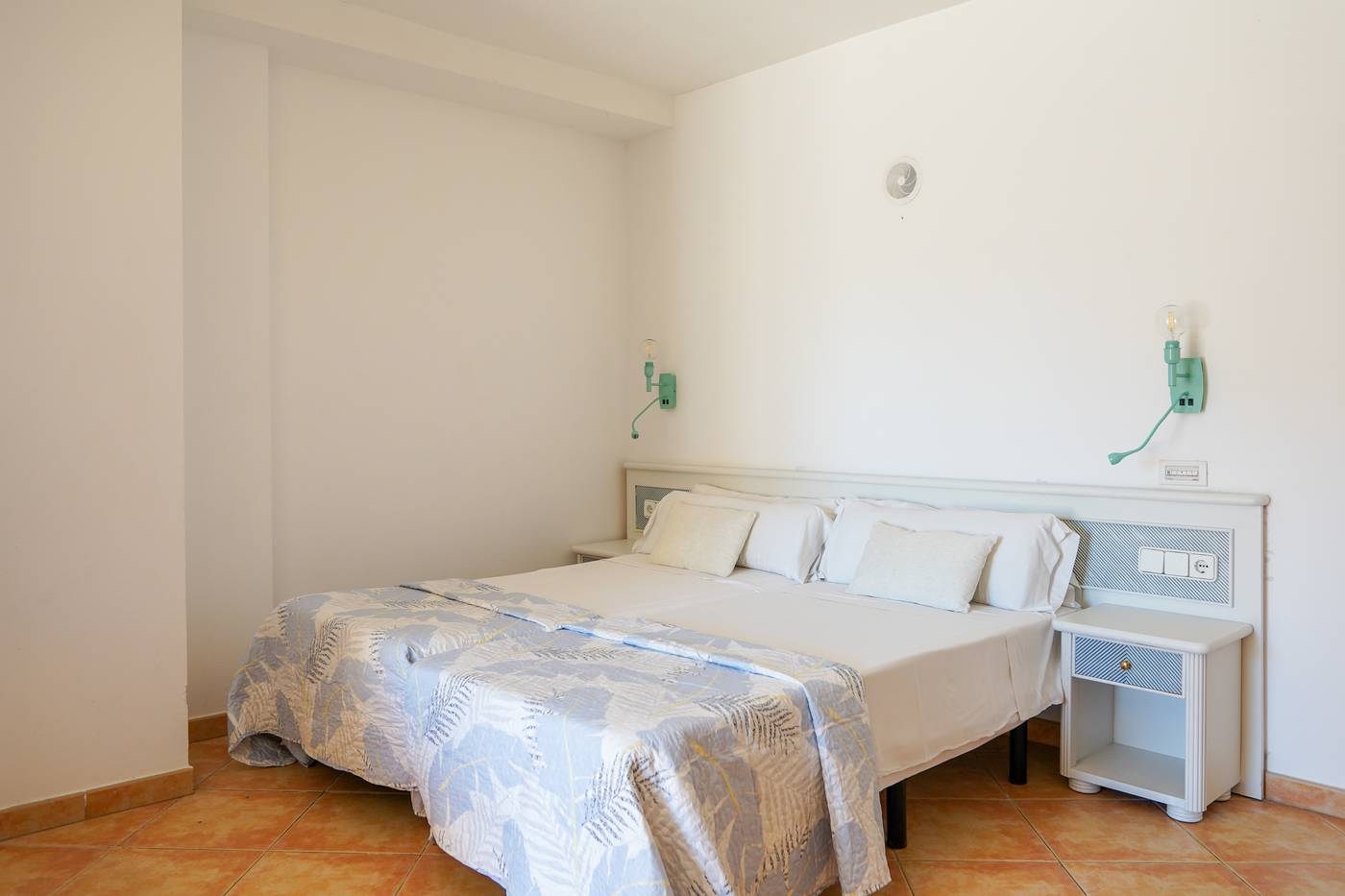 Rosamar-Aparthotel-All-Inclusive-Room-26