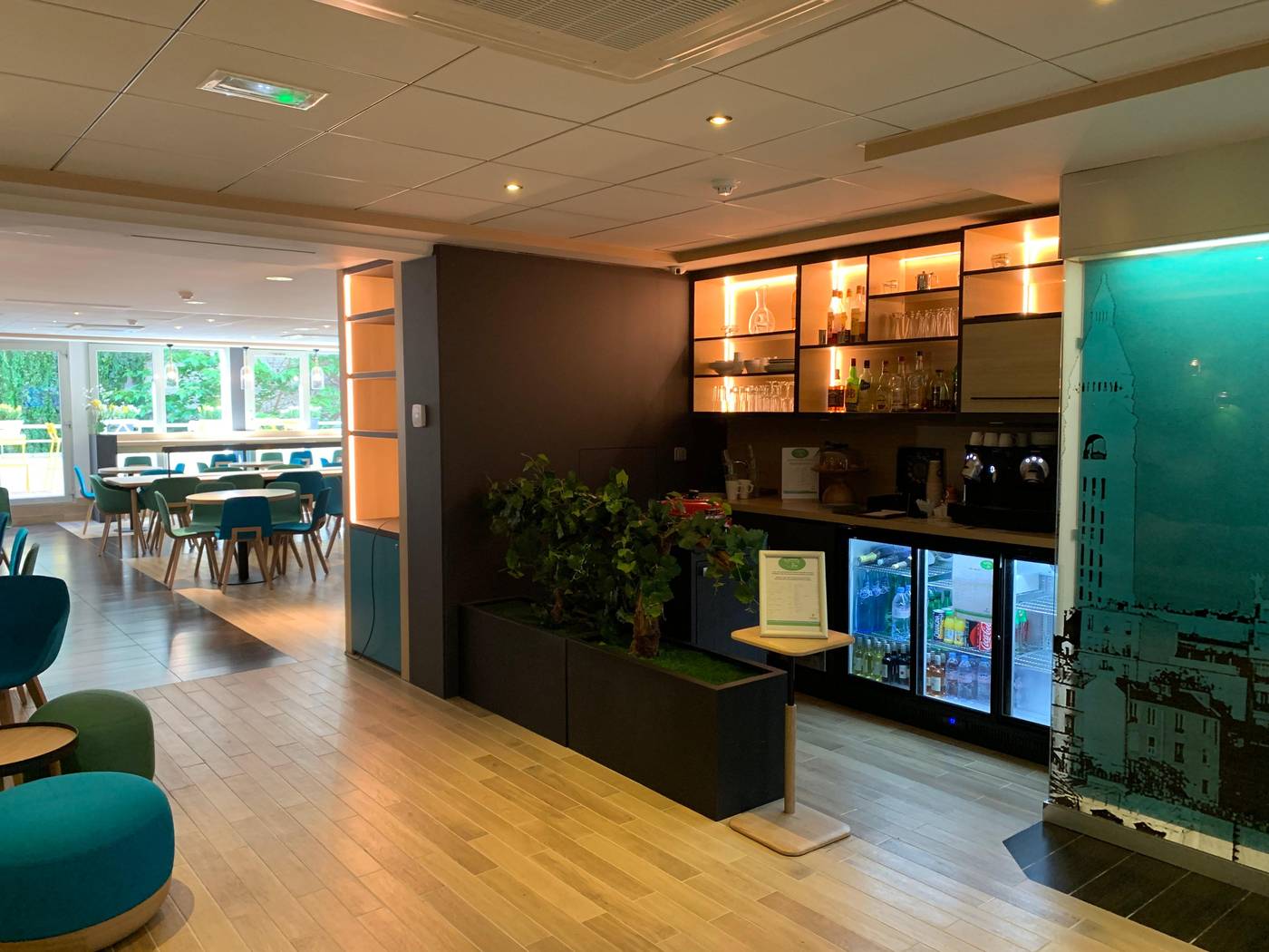 Holiday-Inn-Paris---Montmartre-General-view-15