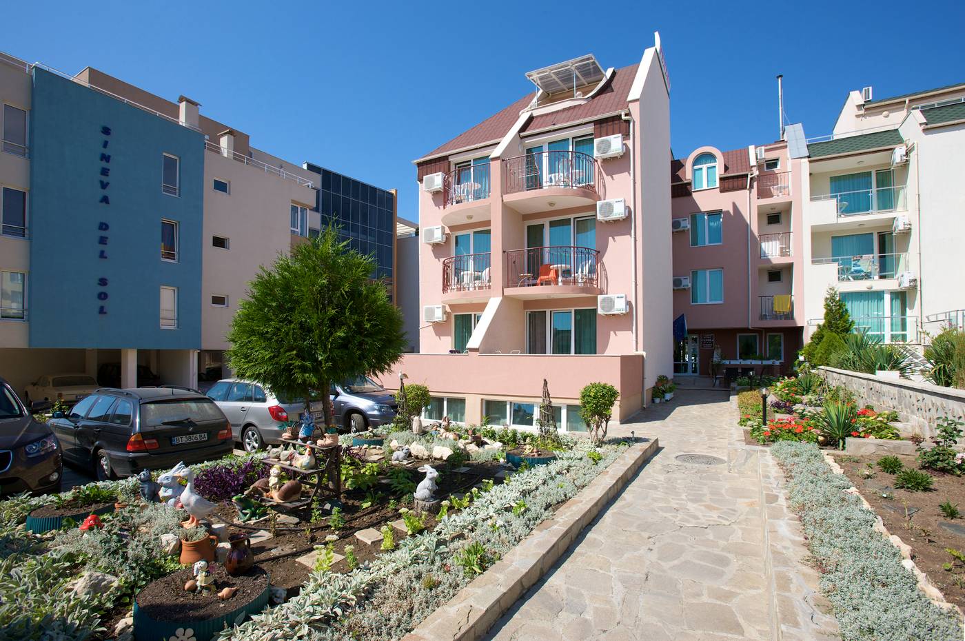 Family-Hotel-Venera-General-view-10