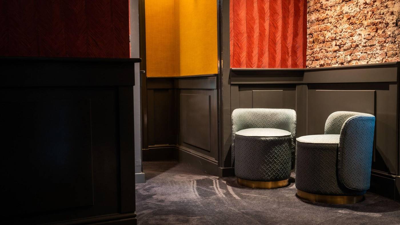 Hotel-Frank-Since-1666-Lobby-10