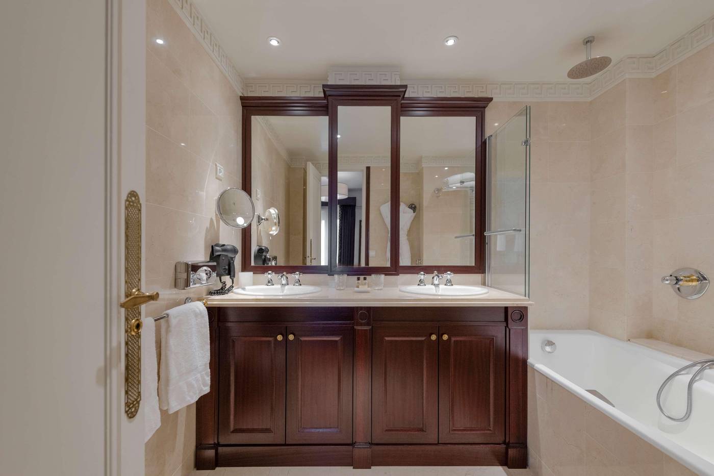 H----tel-Napol----on-Paris-Room-83