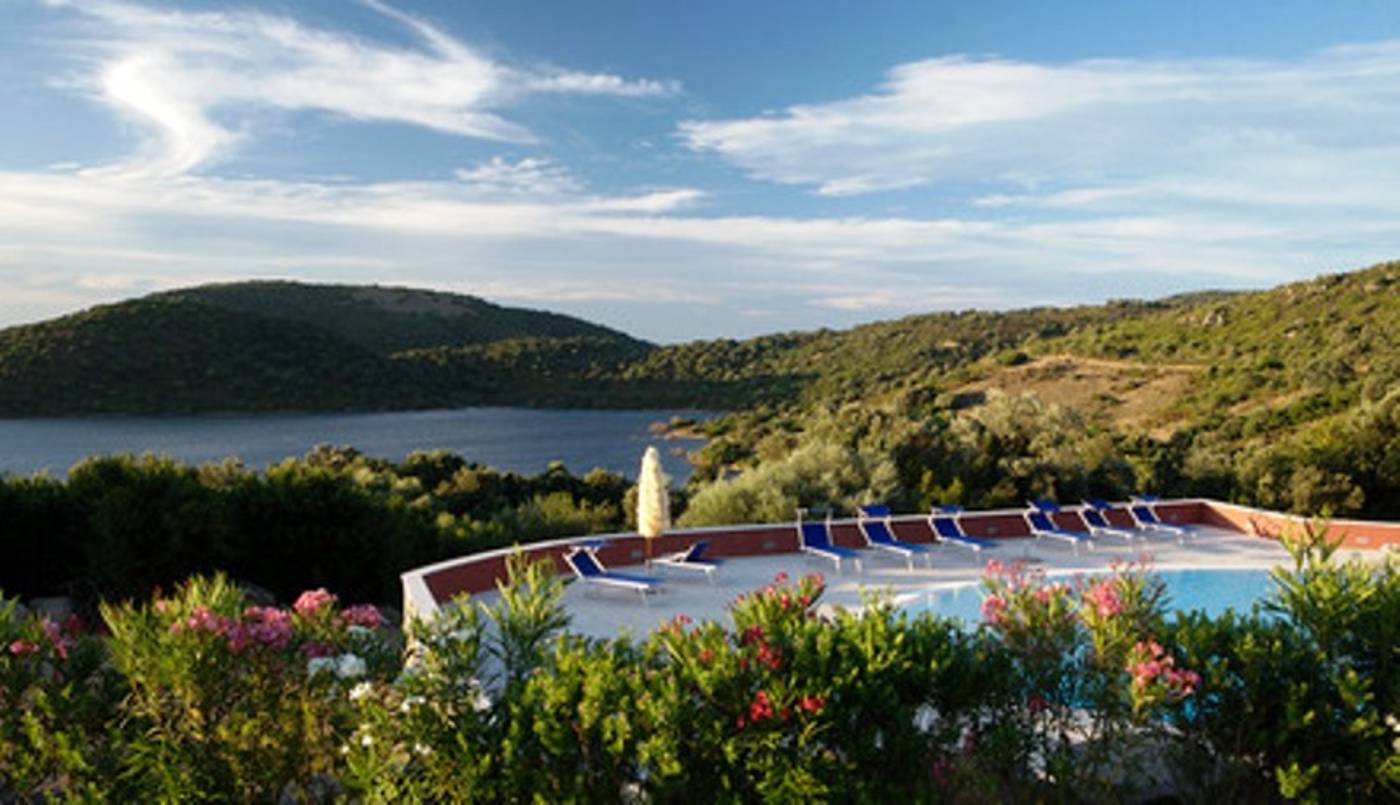 Hotel-Relais-Valkarana-Pool-83