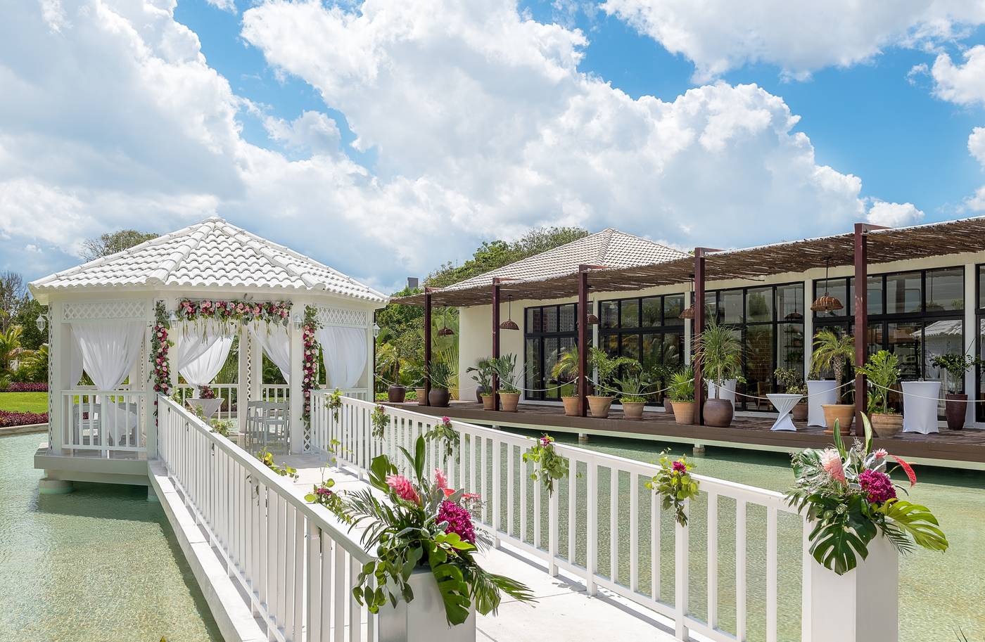 Ocean-Riviera-Paradise-El-Beso---Adults-Only-Terrace-15