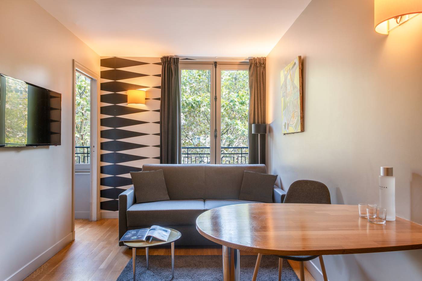 Suites-and-Hotel-Helzear-Champs-Elysees-Room-14