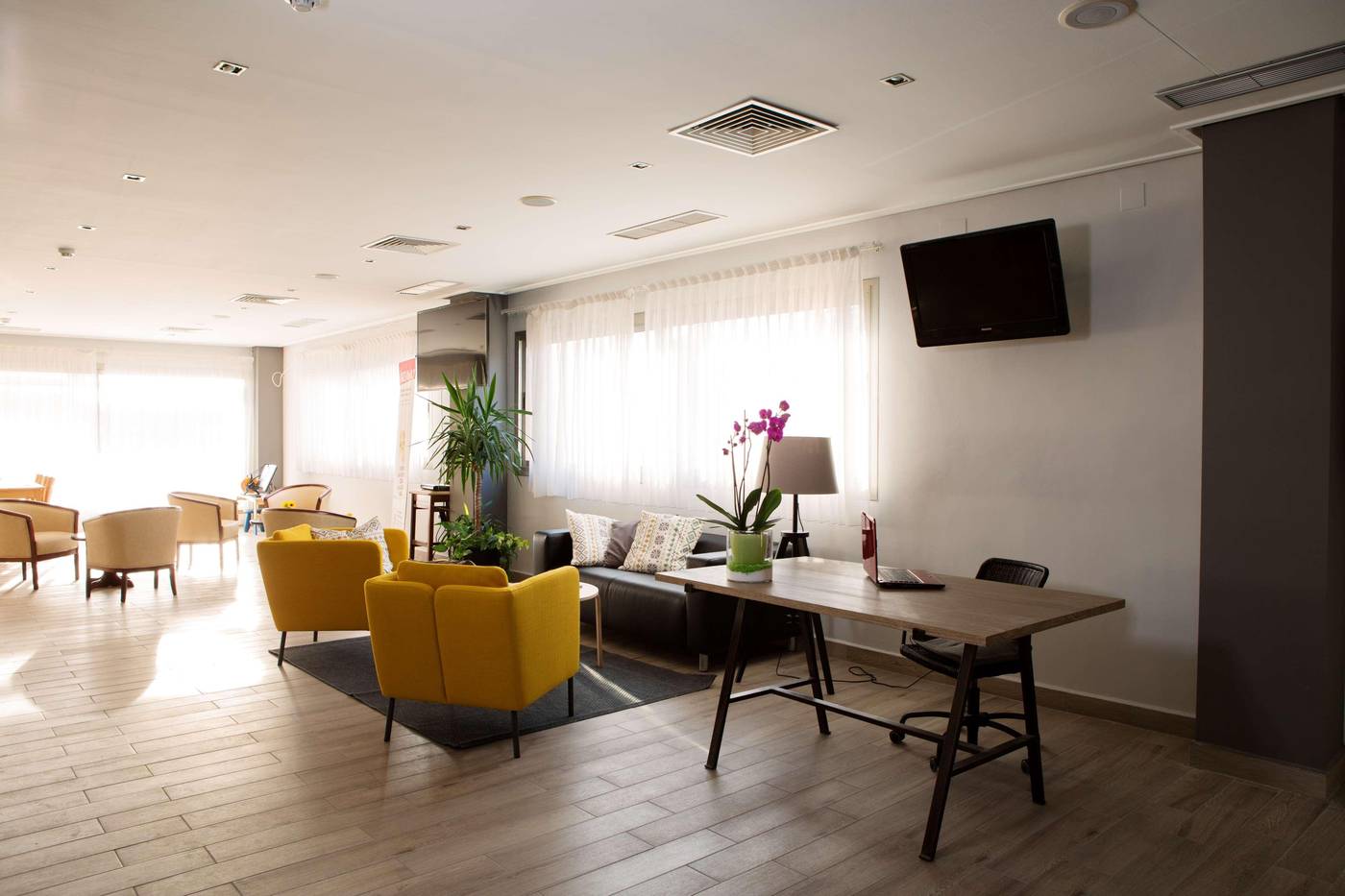 Campanile-Elche-Bar-27