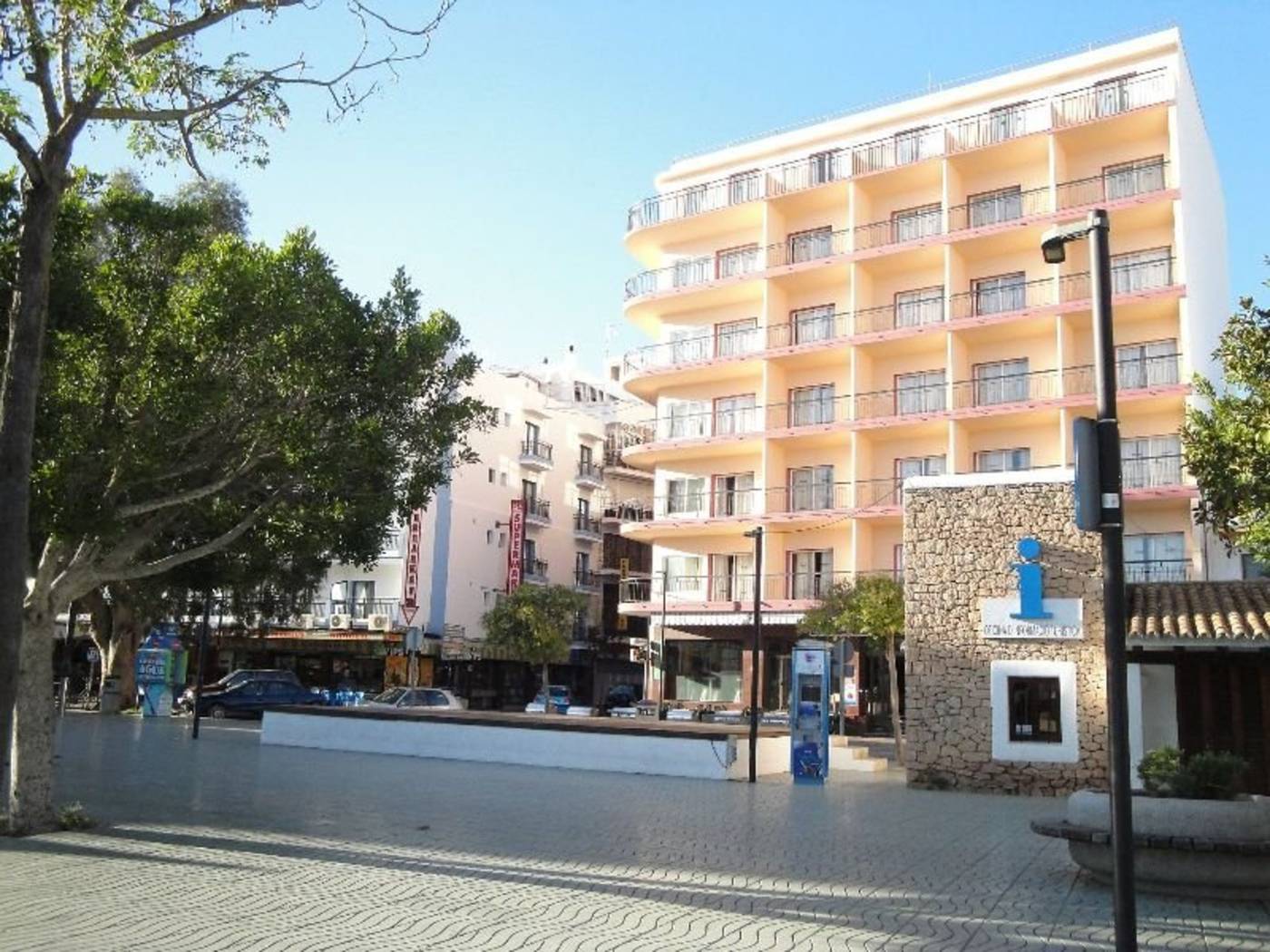 The-Red-Hotel-by-Ibiza-Feeling-General-view-3