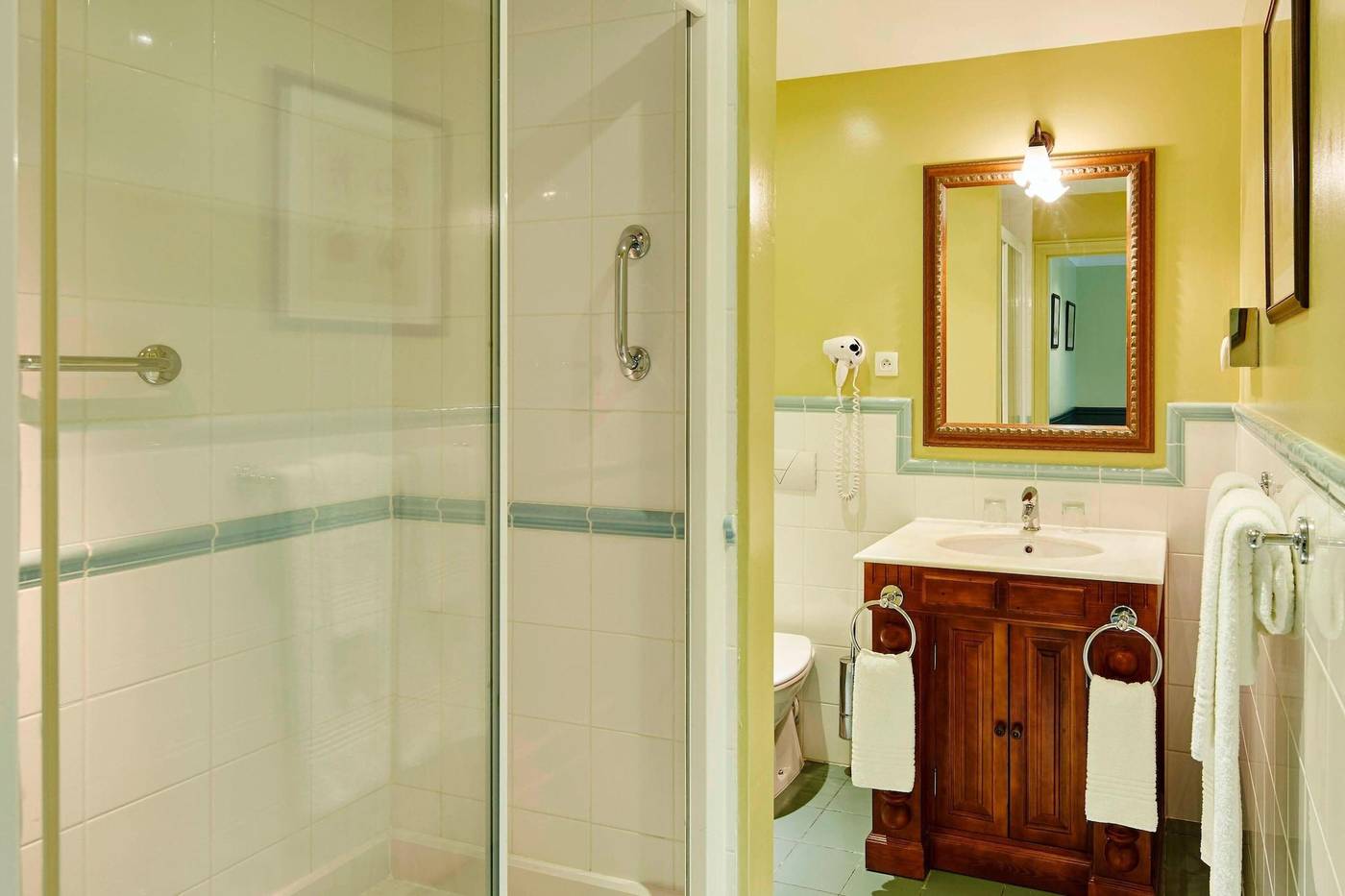 Marriott-s-Village-d-lle-de-France-Room-18